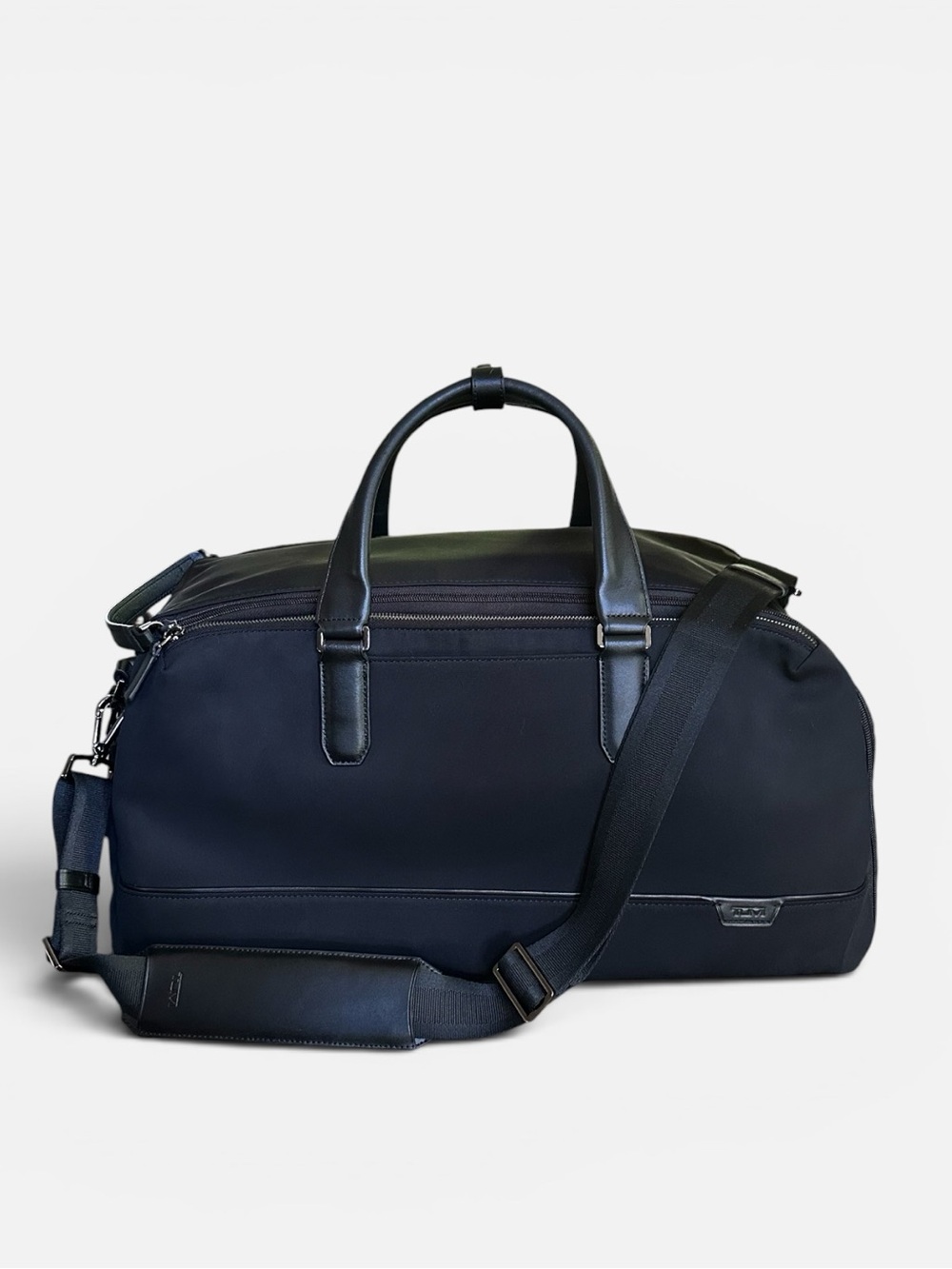 TUMI Harrison Port Weekend Duffel Leather Carry On Travel Bag